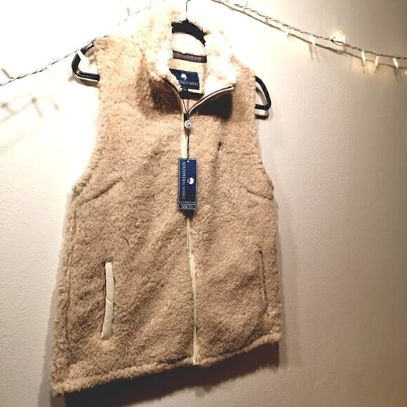 NWT Southern Shirt Women's L Soft Sherpa Vest - Picture 3 of 14